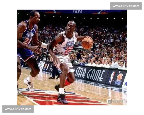 克林顿亲贺！新秀票王碾压乔丹，脚踝骨折断送传奇生涯